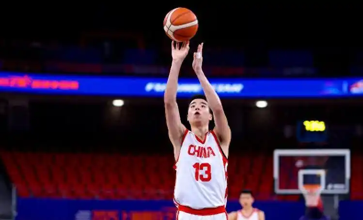 U17男篮中国力克喀麦隆 张懿赵杰暴扣引燃全场