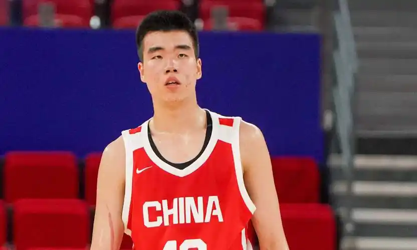 U17男篮世界杯：中国小将大胜喀麦隆，张懿赵杰暴扣引爆全场